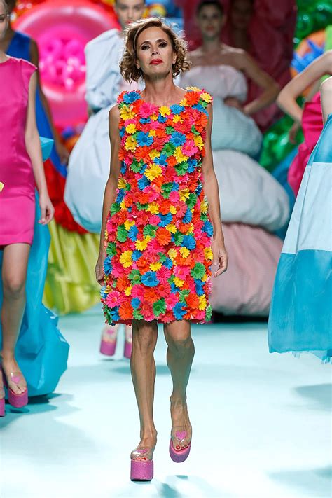 agatha ruiz de la prada occhiali da sole|Ágatha Ruiz de la Prada: todo sobre su universo de moda repleto .